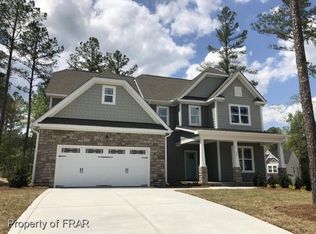 22 Education Dr, Spring Lake, NC 28390