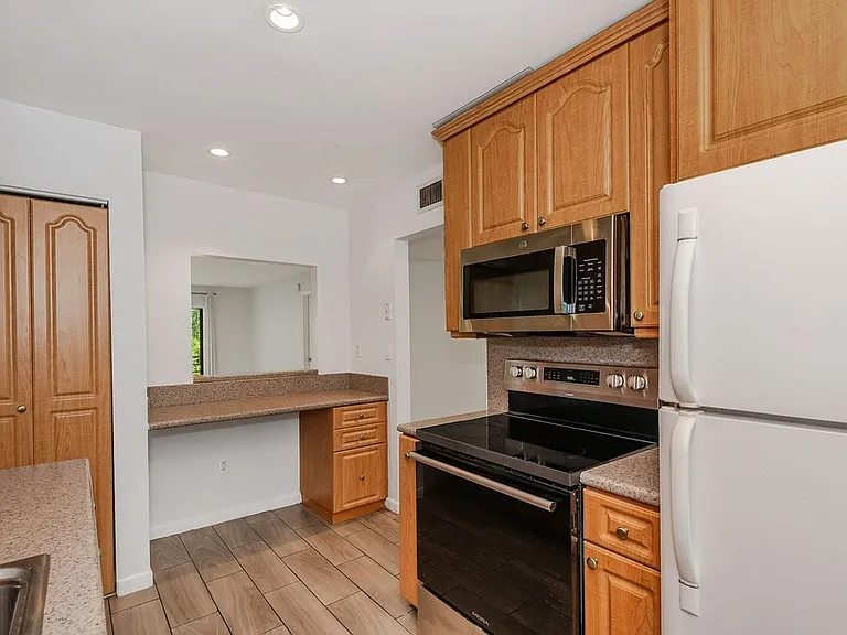 4111 Stirling Rd #308 — Photo 4