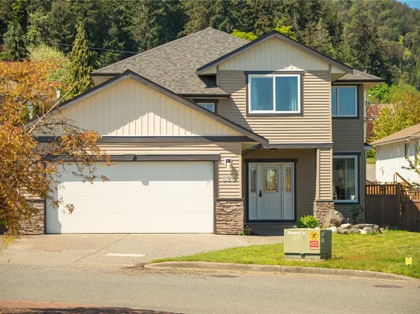 525 Ballou Pl, Ladysmith, BC V9G 2C7