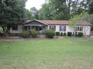 1042 Carpenter Dr, Lincolnton, NC 28092