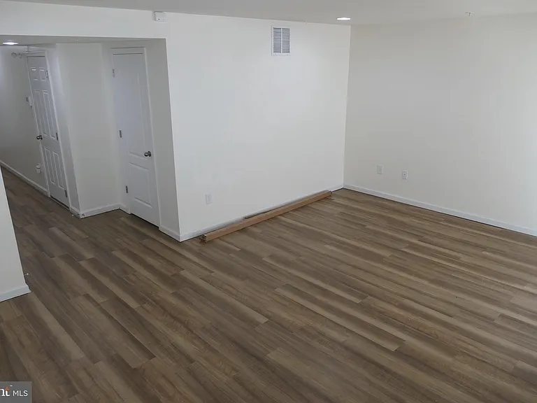 7706 Gaston Pl — Photo 4