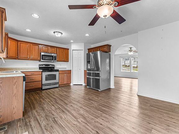 5th image of 3000 Canterbury Dr