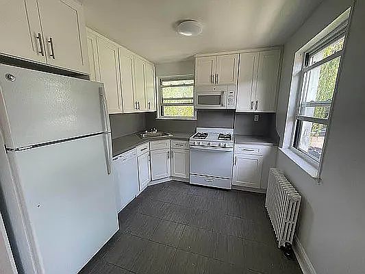 2nd image of 67-15 Cloverdale Blvd #2B