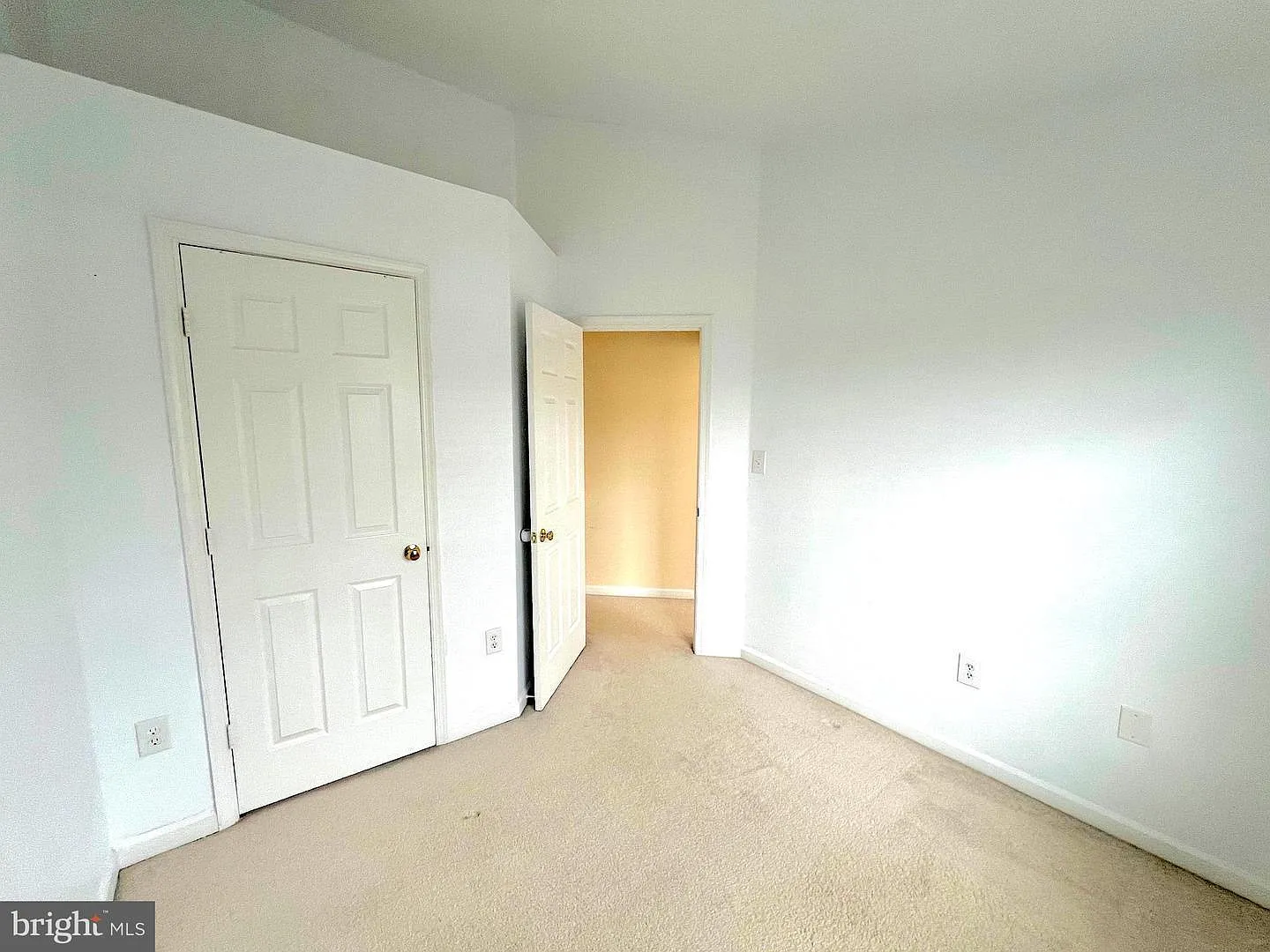 3 bed, 1679 sqft, $3,000 — Photo 2