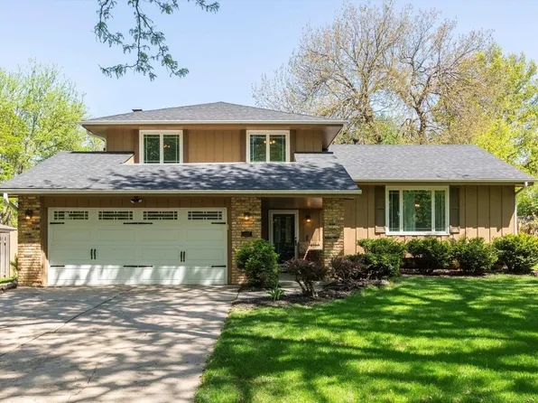 2217 S 166th St, Omaha, NE 68130