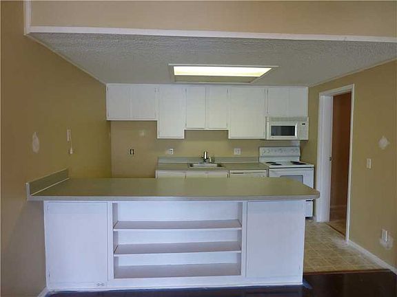 3rd image of 464 7th Pl