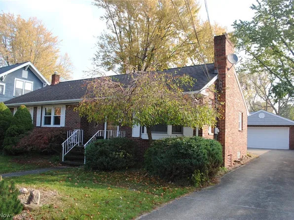 573 East St, Amherst, OH 44001