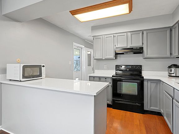 5th image of 4865 Greengate Dr