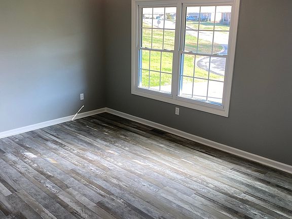 4th image of 1319 Charlotte Dr