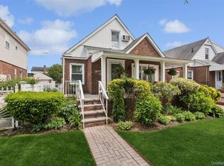11937 235th St, Cambria Heights, NY 11411