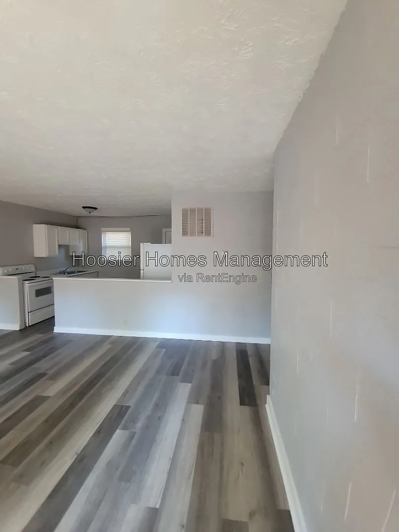 1254 W 23rd St — Photo 3