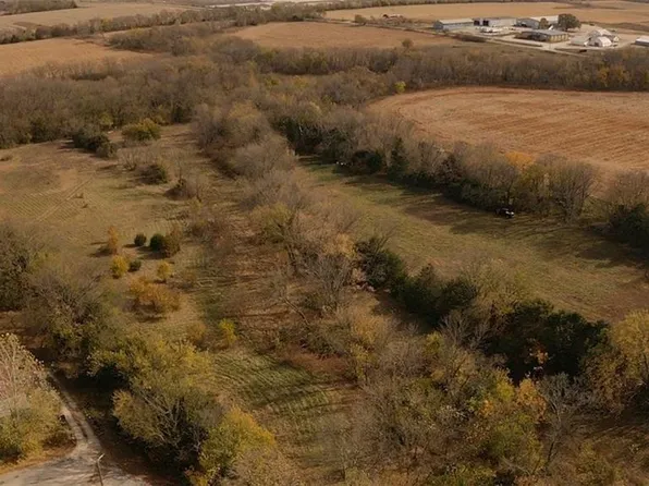 1105 S Main St, La Harpe, KS 66751