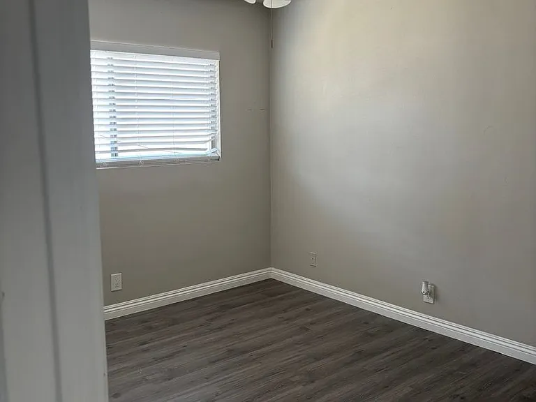 13425 Mulberry Dr — Photo 16