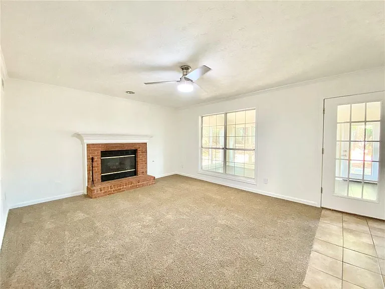 640 Suwanee Lakes Cir — Photo 8