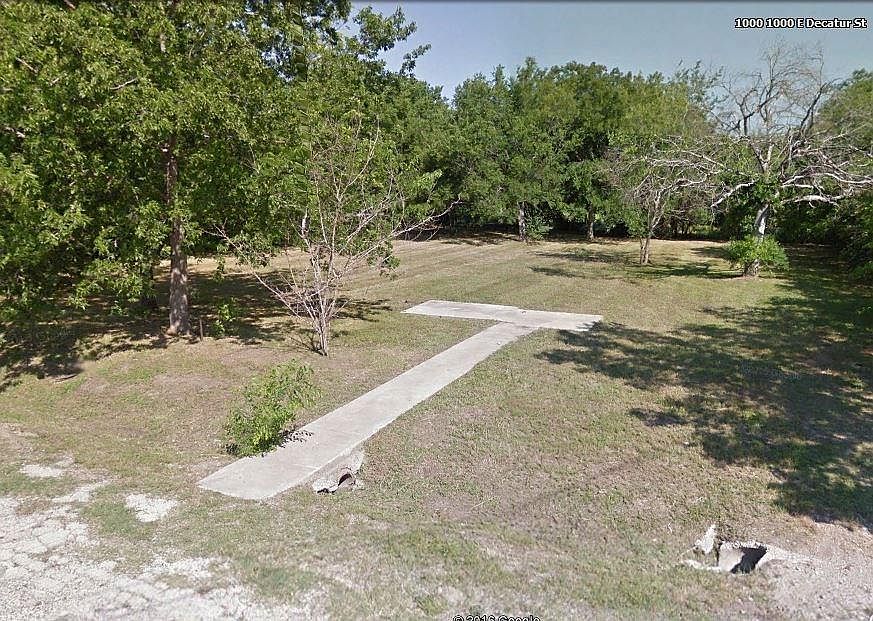 2nd image of 1000 E Decatur St