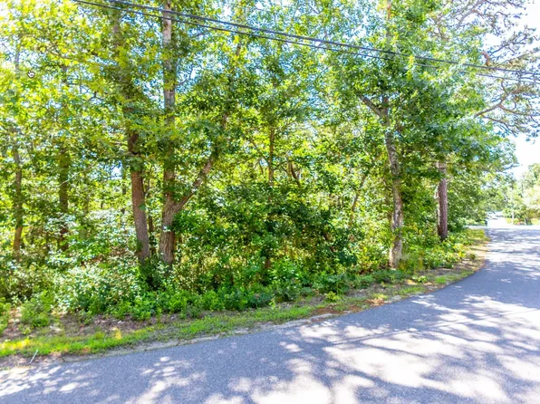 29 Sterling Road, Harwich, MA 02645
