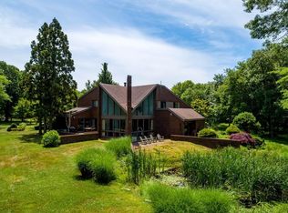 26 Shore Acres Rd, Dartmouth, MA 02748