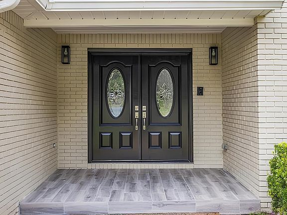3rd image of 2123 Orleans Dr