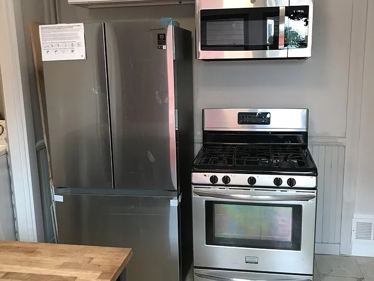 6 Queen St #2 — Photo 2