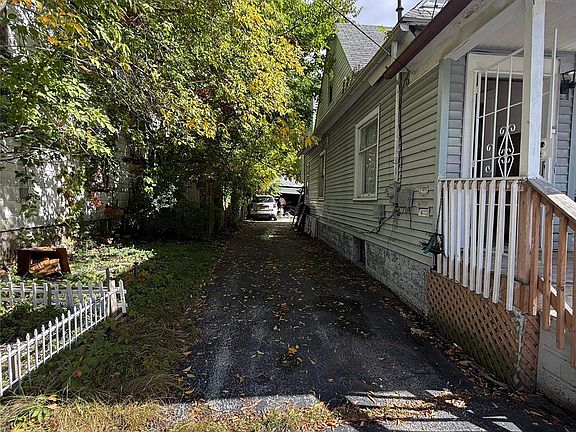 3rd image of 954 S 12th St