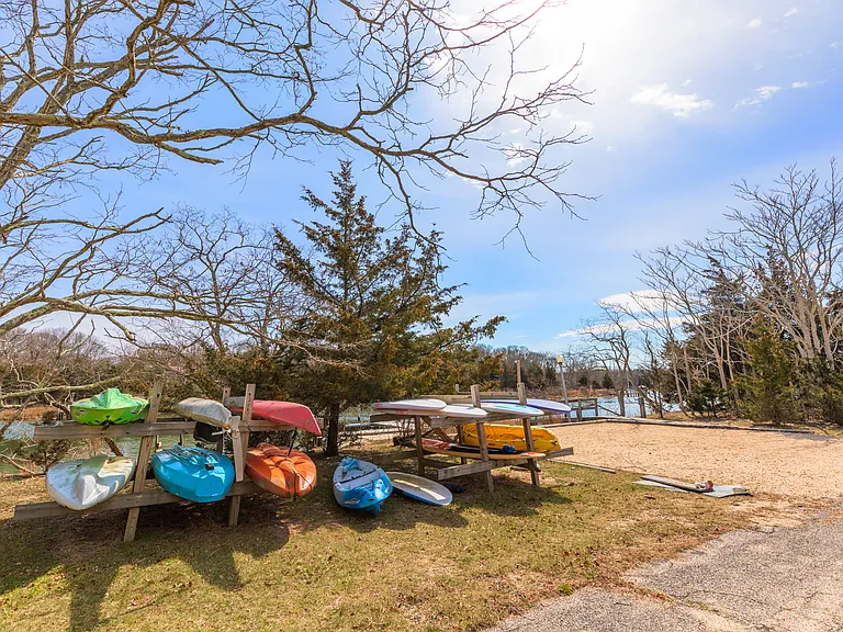 379 Ferry Rd — Photo 27