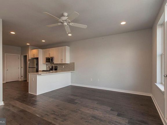 4th image of 107 Cotton St APT 1