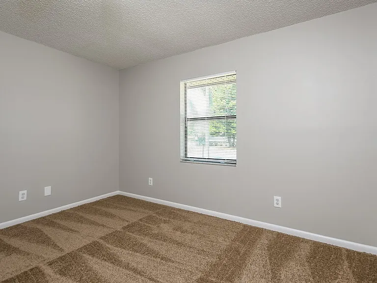 104 Daisy Dr SE — Photo 16