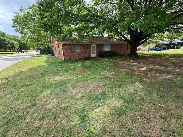 101 Pine St, Keene, TX 76059