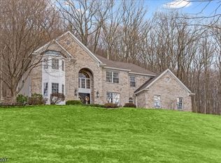 10 Rocky Glen Way, Lebanon, NJ 08833