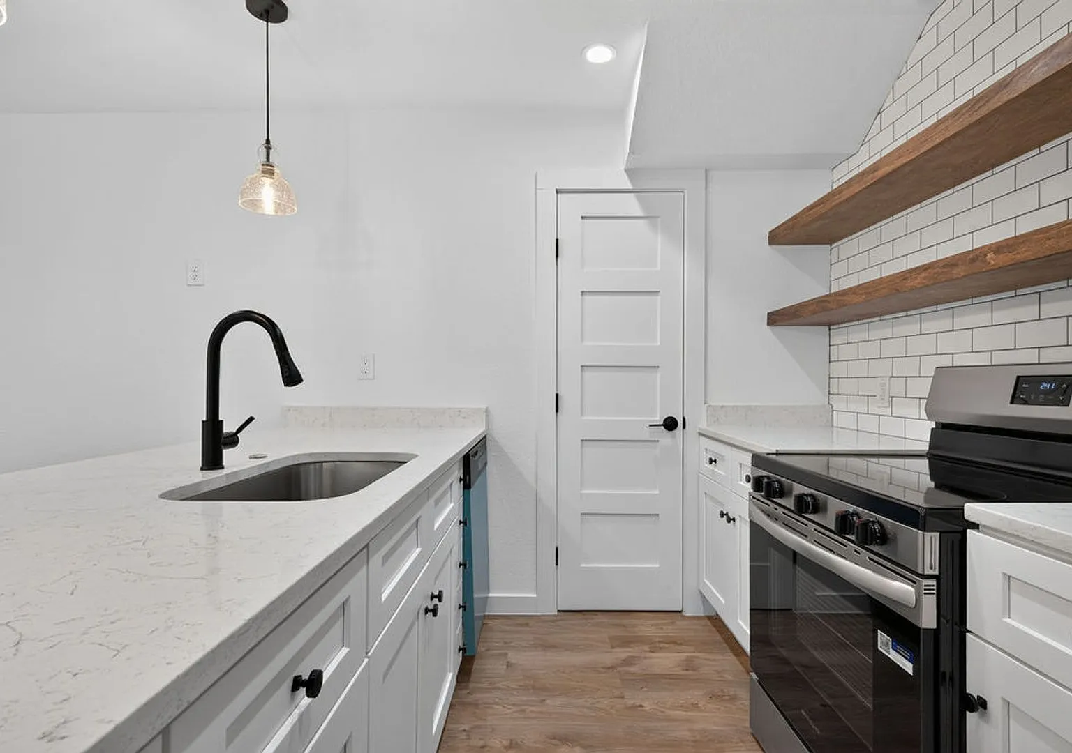 Beautiful 2 Bedroom condo — Photo 1