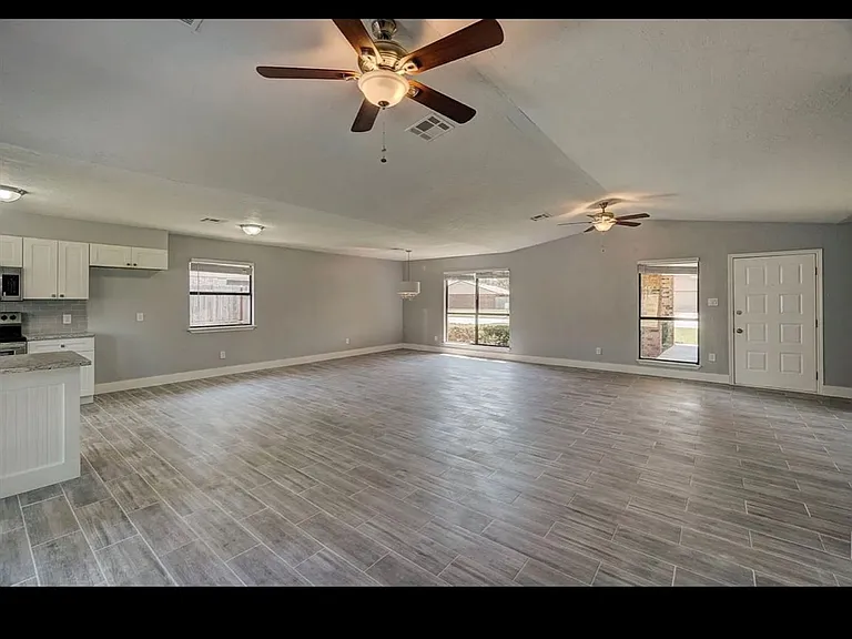7107 NW Birch Pl — Photo 4