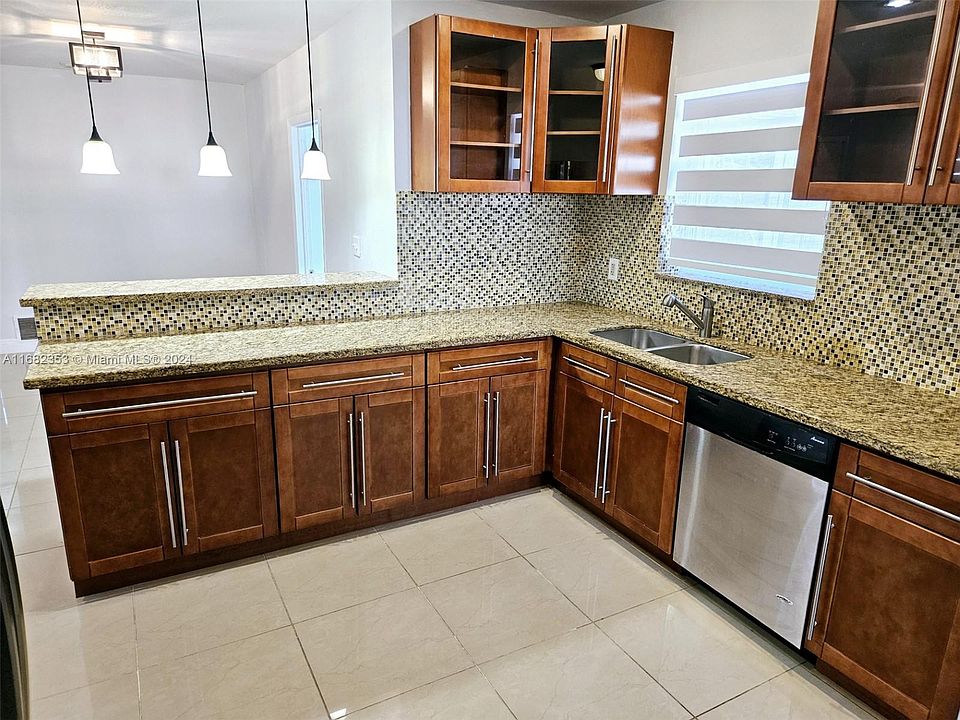 760 SW 69th Ter Hollywood FL Zillow