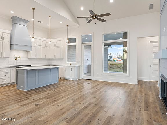 4th image of 302 Buenos Aires Ave