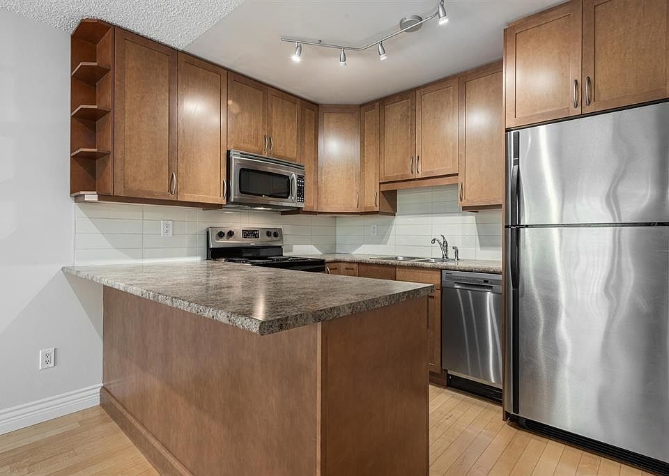 1st image of 2920 Ash St #401