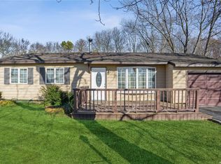 31 Annandale Rd, Holbrook, NY 11741