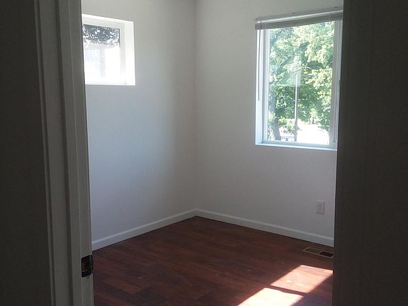 3rd image of 490 Page St E