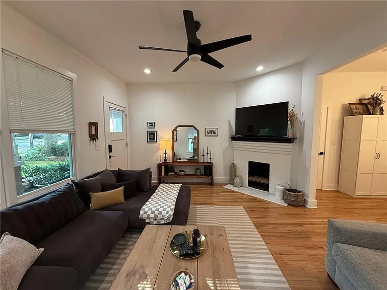 556 Seal Pl NE #A — Photo 4