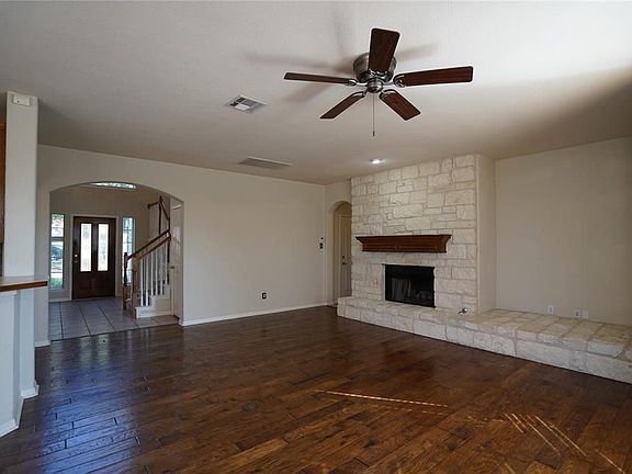 2nd image of 2901 Cashell Wood Dr