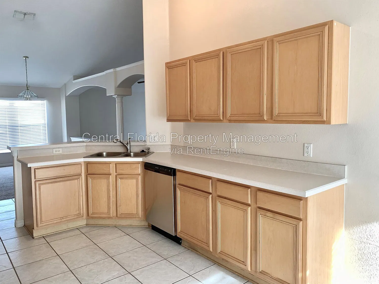 4 bed, 2.0 bath, 1784 sqft, $2,500 — Photo 4