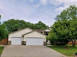 829 S Walnut St, Belle Plaine, MN 56011