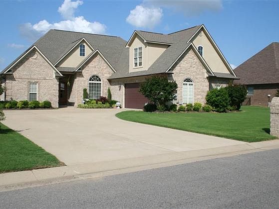1st image of 2416 Fairway Dr