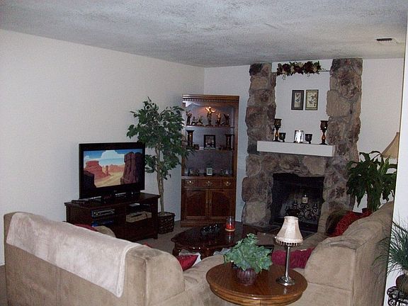 2nd image of 7909 Daffodil Way