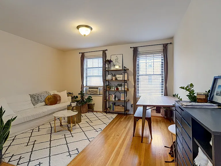 315 W 19th St #51 — Photo 1