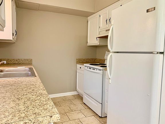 5th image of 1666 Foxhaven Dr