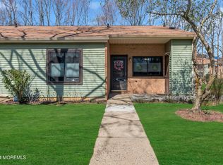 217 Medford Ct UNIT D, Manalapan, NJ