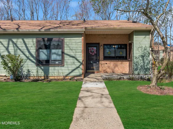 217 Medford Court #D, Manalapan, NJ 07726