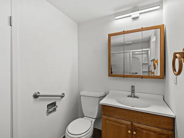 250 Vine St — Photo 27