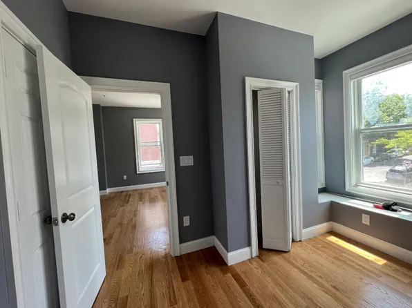 339 Cambridge St, Cambridge, MA