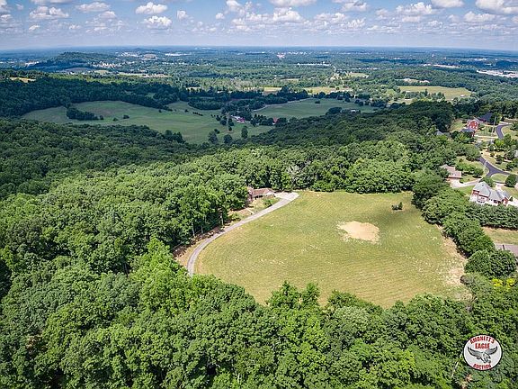 3rd image of 177 Mountain Top Ln