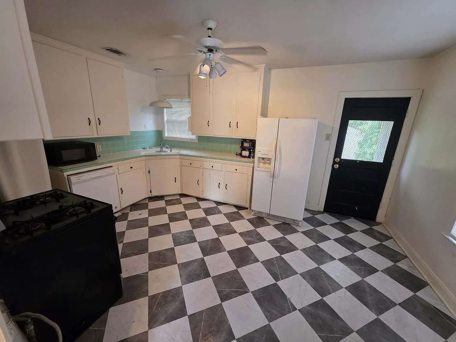 1503 Arcadia Ave — Photo 4